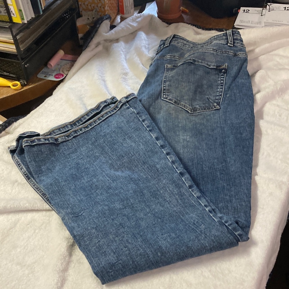 Women’s maurices blue jeans
